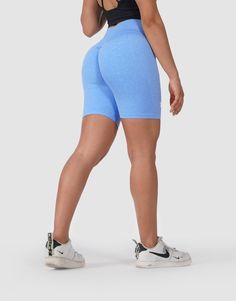 Crafted from a seamless, non-see-through, and sweat-wicking fabric and with a perfectly placed scrunch, these shorts enhance your glutes without riding up. The soft, and lightweight feel ensures maximum comfort while the double-stitched scrunch bum adds an extra level of protection. Why you'll love this scrunch butt short? 6 months warranty: covers scrunch bum, seams and crotch No front seam, anti-rip scrunch bum 100% squat-proof with double stitched scrunch for more protection 2-in-1 design: Ro 100 Squats, Compostable Packaging, Black Hot Pink, Squat Proof, Modest Fashion, Baby Pink, 6 Months, Baby Blue, Vancouver