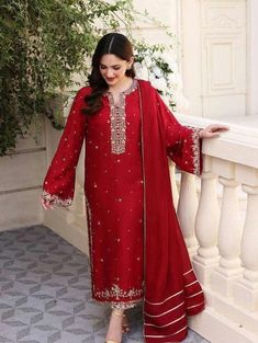 Pants With Embroidery, Raw Silk Pants, Sania Maskatiya, Nikah Dress, Shirt Trouser, Salwar Kamiz, Silk Suit, Embroidered Neckline, Pakistani Dress Design