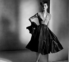 Suzy Parker in Christian Dior - 1952 Horst P Horst, Dior New Look, Christian Dior Dress, Jean Shrimpton, Dior Dress, Glamour Vintage, Cocktail Dress Vintage, Paris Mode