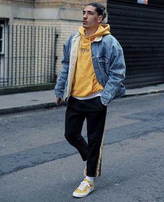 Yellow Vans Outfit, Yellow Hoodie Outfit, Vans Outfit Men, Hoody Outfits, Outfits For Teenage Guys, Hoodie Outfit Men, Black Men Fashion Urban