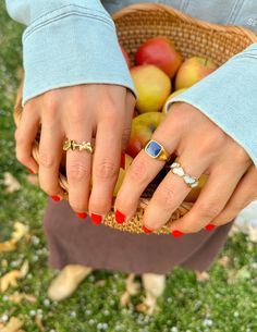 The Indigo Signet Ring is the ideal starter piece for any collection, offering a bold and timeless design that’s perfect for every occasion. What's IncludedIndigo Signet RingNatural cotton pouch