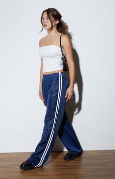 Comfy Wide Leg Pants, Pants For Women Casual, Wide Leg Athletic Pants, Cream Track Pants Outfit, Styling Pajama Pants, Grey Track Pants, Blue Track Pants, Tracksuit Pants Outfit, Track Pant