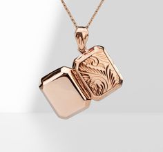 Rose gold vermeil rectangle photo locket,Antique Victorian etched box locket,custom engrave memorial locket,Valentine girlfriend gift,custom note Carrying pictures of your loved ones close to your heart all the time, this rose gold vermeil Victorian style etched box locket necklace features: 1. a rose gold vermeil (rose gold plated over solid sterling silver) rectangle shaped locket (22 x 17mm, 4.3 grams) that can hold two pictures inside.     Its front has an etched Victorian-style floral patte Valentine Gifts For Girlfriend, Valentine Day Gift, Memory Locket, Photo Locket, Premium Gift, Girlfriend Gift, Locket Necklace, Victorian Style, Antique Victorian