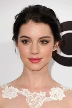 feminine, rosy, makeup, beautiful | Adelaide Kane Bridal Makeup For Brown Eyes, Make Up Sposa, Wedding Hairstyles And Makeup, Wedding Makeup For Brown Eyes, Smokey Eye For Brown Eyes, Smink Inspiration, Natural Lipstick, Beauty Make-up, Braut Make-up