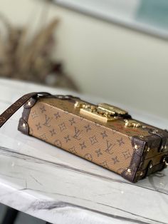 Size: 20.0cm*12.5cm*5.0cm It comes with Dust box, Care manual, Tag, and Paper bag. Lady Bags, Trendy Tote, Size 20, Louis Vuitton Bag, Paper Bag, Clutch Bag, Dust Bag, Bag Lady, Louis Vuitton