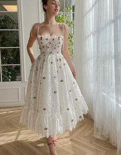 Cherry Crystal Couture Dress | Teuta Matoshi Crystal Couture, Sophisticated Cocktail Dress, Midi Prom Dress, Teuta Matoshi, Enchanting Dress, Evening Wear Dresses, Chique Outfits, Sweetheart Prom Dress, Girls Formal Dresses