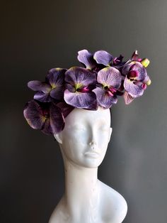 Orchid Fashion, Headpiece Ideas, Hannah Hoch, Elegant Face Mask, Elegant Face, Purple Fascinator, Hat Tea Party, Headband Fascinator, Prom Dance