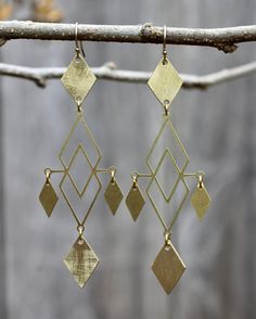 These retro, brass earrings measure 27mm in width and dangle 75mm in length from gold filled, ear wires. Geometric Jewelry Design, Earrings Display, Diamond Chandelier Earrings, Diamond Chandelier, Retro Earrings, Gem Earrings, Retro Earring, Nail Jewelry, Nose Rings