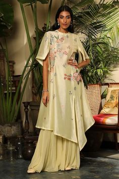 Buy Yellow Chanderi Embroidery Garden Round Azra Tunic For Women by Sahil Kochhar Online at Aza Fashions. Exhibitions Ideas, Plazo Outfits, Tunic Dresses Outfit, Heavy Kurti, Sahil Kochhar, Embroidery Garden, Coord Sets, Net Embroidery, Kaftan Designs