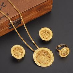 Habesha Wedding, Set Necklace, Bridal Gold Jewellery, Traditional Jewelry, Gifts For Wedding Party, Necklace And Earrings, Necklace Earring Set, Pendant Earrings, Ethiopia