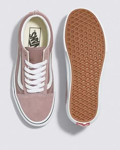 Old Skool Shoe Platforms Aesthetic, Tennis Vans, Tenis Vans, Classic Vans, Color Story, Shoe Lace, Pink Suede, Vans Old Skool, Old Skool