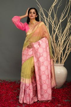 Feel elevated with this luxurious Handwoven Pure Kora silk banarasi, featuring an exquisite Katan silk kadiyal border. Sophisticatedly crafted with expert skill, it's the perfect choice for any special occasion. Katan Silk, Beautiful Saree, Unique Charms, Blouse Piece, Silk Sarees, Hand Embroidered, Bag Storage, Special Occasion, Hand Weaving