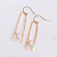 Gold Keshi Pearl Earrings - 14k Gold Filled Dangle Earrings With Keshi Pearl White Hammered Dangle Jewelry, White Hammered Dangle Earrings, Keshi Pearl Earrings, Diy Bijoux, Bar Jewelry, Hammered Earrings, Handmade Jewelry Designs, Handmade Wire Jewelry, Gold Filled Earrings