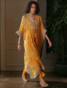 Kaftan And Pants, Organza Kaftan, Printed Kaftan, Kaftan Designs, Couture Designers, Indian Fashion Dresses, Kurta Designs, Kaftan Dress, Indian Designer Wear