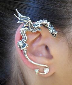 Cast Jewelry, Dragon Ear Cuffs, Ear Wrap Earrings, Craft Sculpture, Sculpture Jewelry, Magic Store, Egirl Fashion, Cool Ear Piercings, Cool Earrings