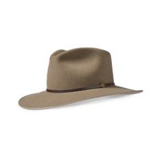 Classic Brown Fur Felt Hat, Classic Outdoor Top Hat With Short Brim, Classic Top Hat With Short Brim For Outdoor, Classic Fur Felt Winter Hat, Classic Fitted Six-panel Felt Hat, Classic Hunting Hat With Curved Brim, Classic Fitted Hat For Outdoor, Classic Brown Hunting Hat, Classic Six-panel Formal Hat