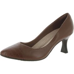 Brown Slip On Pumps, Clarks Women's, Shoes For Men, Online Accessories, An Eye, Womens Heels, Handbag Accessories, Leather Fashion, Leather Heels