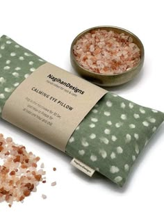 A calming Himalayan Pink Salt Eye Pillow that balances the nervous system and keeps the mind calm. Simply lay it on your eyes and let your worries unwind with the incredible lavender scent and weighted sensation! it’s a perfect item for * Relaxation *Sleep Aid *Aromatherapy *Yoga *Meditation Himalayan salt is well known for its healing ability. NagihanDesigns makes sure of using quality ingredients and materials to ensure it is safe for our bodies and sustainable for the environment. We strive t Yoga Items, Active Meditation, Reuse Recycle Repurpose, Fragrance Oil Burner, Spa Items, Meditation Pillow, Aromatherapy Gifts, Relaxation Gifts, Meditation Gifts