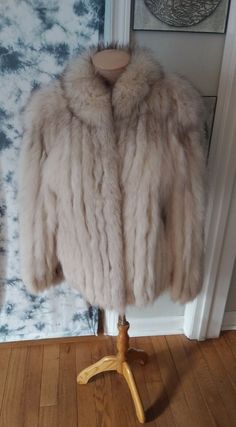 SAGA Fox Fur Coat Women's Size M, excellent pre-owned condition!. Condition is "Pre-owned". Non smoking home. No smells stains odors or tears. Beautifully well taken care of with snapping hook closures. Lists for $725 on the real real. Measurements Shoulder to shoulder 18in Shoulder to bottom hem 25in Underarm to bottom of sleeve 15 Across front chest 19in Please message me with any additional questions. Fox Fur Jacket, Fur Coat Vintage, Alley Cat, Fur Coats Women, Fox Fur Coat, Real Real, Vintage Fur, Fox Fur, Shopping List