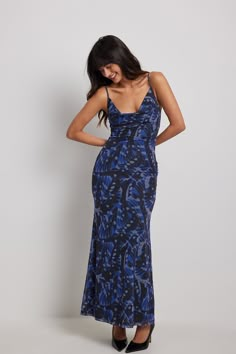 This maxi dress features a mesh design. It has a waterfall neckline and adjustable shoulder straps. The maxi dress has a fabric lining. Waterfall Dress, Marine Uniform, Blue Party Dress, Fall Wedding Guest Dress, Mesh Maxi Dress, Grad Dresses, Maxi Robes, Business Outfit, Mode Inspo