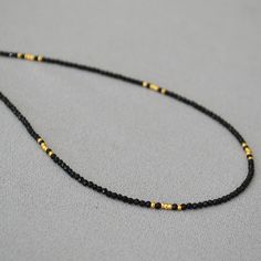 Material: Beads/Beads Color: Black Gold, Black Silver Fashion Element: Round Style: Elegant Swift Bracelets, Pearl Cluster Ring, Pearl Drop Necklace, Dainty Choker, Small Necklace, Yellow Gold Bangle, Pearl Bangle, Golden Necklace, Opal Ring Gold