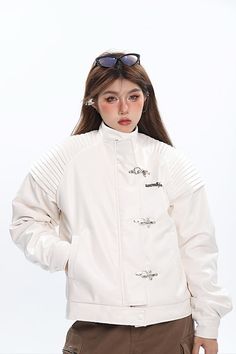 Size(cm) Length Bust Sleeve M 61 112 77 L 62 116 78 XL 63 120 79 Size: M L XL Color classification: white black Year/Season: Winter 2022 Sleeve Length: Long Sleeve Length: Regular Runway Models, Winter 2022, Zip Up Jacket, Season Winter, Rain Jacket, Color Design, White Black, White And Black, Zip Ups