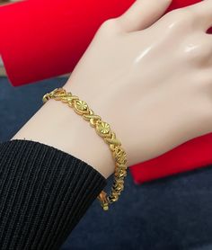 Gold Bracelet, 24k Dubai Gold Plated Bracelet, Link Chain Gold Bracelet, Elegant Bracelet, Bracelet for Women These are lovely design that will catch the eye of anyone around you. They are perfect for waring to a formal event or for dressing up a casual outfit.  Stack These beautiful gold bracelet for bold look. Openable bracelets for easy use. Stackable bracelets Suitable for all occasions, wedding, Party, day and night ✔ Material: 24k gold plated ✔ Size:  19cm or 9.6 inch's  ✔ Not solid gold ✔ Gold Arm Band, Modern Gold Jewelry, Bracelet Elegant, Handmade Gold Jewellery, Bracelets Design, Jewelry Bracelets Gold, Gold Armband, Elegant Bracelet, Stackable Bracelets