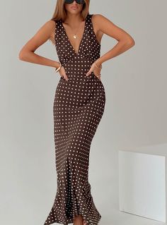 Maxi dress Polka-dot print, v-neckline, ruched bust, waist tie at back, invisible zip fastening at side  Non-stretch material, fully lined  Main: 100% polyester, Lining: 100% rayon Cold gentle machine wash