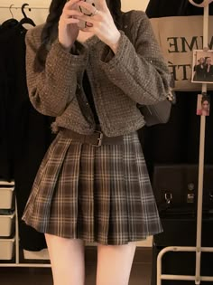 Dark Academia Plaid Pleated Mini Skirt available in brown and gray. Size S Waist 66cm Length 35cm Size M Waist 70cm Length 36cm Size L Waist 74cm Length 37cm Dark Academia Style Women, Short Plaid Skirt Outfit, Rich Boarding School Aesthetic, Business Casual Outfits Skirt, How To Style A Skirt, Grey Dark Academia, Soft Academia Outfit, Plad Outfits, Plaid Skirt Aesthetic