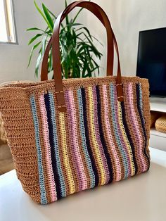 Raffia bag with leather handles inner pocket Raffia Bag, Leather Handles, Leather Handle, Purses And Handbags, Shoulder Bags, Handles, Spain, Bathing Beauties, Ships