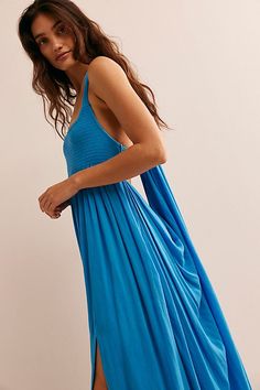 Look My Way Maxi Free People Summer, Simple Sandals, Maternity Photoshoot, Maternity Shoot, Style Maxi Dress, Pregnancy Shoot, Boho Clothing, Jeans Dress, Boho Outfits