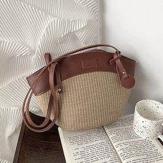 Brand Name:Linenlooks Shape:Casual Tote Handbags Type:Shoulder Bags Types of bags:Shoulder Handbags Main Material:Straw Closure Type:zipper Women Bags Fashion Handbags, Backpack With Wheels, Straw Beach Bag, Summer Handbags, Beg Tangan, Women Beach, Crossbody Bag Women, Women Bags Fashion, Chain Crossbody Bag