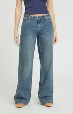 Get the ultimate relaxed vibe with the Casey Low Rise Baggy Jeans Dark Indigo Tint from PacSun. Crafted with a traditional 5-pocket body and rigid cotton construction, these jeans feature wide-leg openings with a baggy fit and a trendy low-rise waist, perfect for a laid-back yet stylish look. They're made with sustainably sourced cotton for an eco-friendly update.Model #1 is wearing a size 26 / Model measurements: Model measurements: 5’6.5” height, 32” bust, 23” waist, 35” hipsModel #2 is wearin Outfits With Shorts, Ac D, Low Rise Baggy Jeans, Jeans Pacsun, Spring Break Outfit, Trendy Pants, Pacsun Jeans, Dark Indigo, Dark Jeans