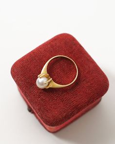 14k Gold Ring Classic Ring With Vs Clarity, Elegant White Domed Rings, Classic White Dome Ring For Wedding, Classic Domed 14k Stamped Rings, Classic Pearl Ring With Prong Setting For Formal Occasions, Classic Formal Pearl Ring With Prong Setting, Formal Classic Pearl Ring With Prong Setting, Elegant White Domed Jewelry, Fine Jewelry Domed Hallmarked Rings