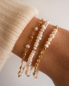 Gold Plated and Freshwater Pearl Beaded Chain Bracelet Real Freshwater Pearls Length: approx. 6 - 8 inches (adjustable) 18 Gold Electroplated This bracelet is made with a real freshwater pearls, therefore each pearl is unique and no two bracelet are alike. Coastal Beaded Bracelets, Pearl And Gold Bead Bracelet, Pearl Bracelets Ideas, Bracelet Beads Design, Pearl Bracelet Aesthetic, Diy Pearl Bracelet, Jewlery Aesthetic, Pearl Bracelet Stack, Bracelets Pearls