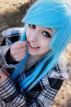 ...:3.... How to Pick Hair Care Products | Long Hairstyles http://stg.do/6dke Blue Piercings, Emo Scene Girls, Bright Hair Colors, Frontal Hairstyles, Bright Hair