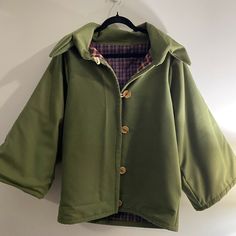 Handmade In Vermont & Never Worn, This Button-Up Jacket Has Pockets, Kimono Style Sleeves, And A Gorgeous Quilted Pattern On The Back. From A Smoke Free House. Green Fall Outerwear With Covered Buttons, Retro Green Button-up Outerwear, Homemade Jacket, Quilted Jacket Pattern Free, Fantasy Fits, Quilt Jackets, Quilted Jacket Pattern, Quilted Kimono, Handmade Jacket