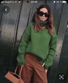 Light Brown Pants Outfit, Color Combos Outfit, Lit Outfits, Bollywood Outfits, Classy Fashion, Street Style Winter, Pinterest Fashion, Fashion Mistakes, Autumn Outfit