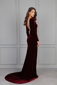 Dark Burgundy Bridesmaid Velvet Dress High Quality Fabric Dress Mermaid Gown Dress Maxi Open Back Train Dress - Etsy Bosnia and Herzegovina Dark Burgundy Dress Formal, Red Velvet Bridesmaid Dresses, Velvet Backless Dress, Burgundy Formal Dress, Velvet Bridesmaid, Burgundy Velvet Dress, Old Hollywood Wedding, Dark Red Dresses, Train Dress