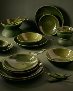 Serve your meals in style with this timeless Organic Shaped Dinnerware Set. Featuring a unique and sophisticated Berber design, this 16-piece set is composed of stoneware best-sellers, making it a great choice for kitchen and table design.