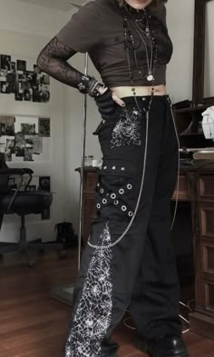 Aesthetic Masculine Outfits, Masculine Goth Outfits, Witchcore Aesthetic Outfits, Crowcore Fashion, Crowcore Outfit, Crowcore Aesthetic, Earth Tones Aesthetic, Gothic Diy, Gay Outfits