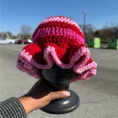 This Is A Handmade, Crochet, Wavy Brim, Ruffle Hat. It Is Adjustable To Fit Any Size. Crochet Ruffle Hat, Crochet Flower Hat, Ruffle Hat, Crochet Outfits, Hat Patterns Free, Crochet Pieces, Crochet Ruffle, Pretty Accessories, Accessories Pink