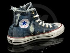 converse-chuck taylor all star denim-distressed- You do not know how much I want these. Dirty Converse, Tas Denim, Converse Chucks, Denim Converse, Mode Shoes, Style Converse