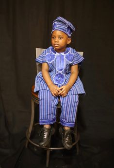 This beautiful piece is hand made with love with aso oke. Suitable for birthday, christening , cultural day etc Danshiki with embroidery  Let's know if you will need the bead Traditional Blue Short Sleeve Set, Aso Oke, Clothing Sets, Boys Clothing, Body Suit, Christening, Boy's Clothing, Outfit Sets, Beauty Book