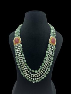 Very Gorgeous and elegant stone Necklace  Versatile. Can be paired with number of outfits. Perfect to wear at weddings occasions. Highest quality and craftsmanship Please let me know if you have any questions Sabyasachi Jewellery, Necklace Indian, Inspired Necklace, Kundan Jewellery, Faux Pearl Necklace, Mala Beads, Jewellery Sets, Indian Jewellery, Quartz Stone