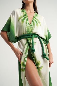 Long Kimono Verde - shopsigal Resort Attire, Open Kimono, Luxury Resort Wear, Miami Life, Street Snap, Vacation Vibes, Long Kimono, Signature Print, Tropical Vacation