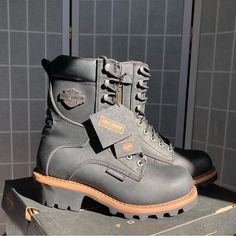 Harley-Davidson Mens Black Tyson Boots Size 8.5 Usa In Perfect Condition Never Worn! Just Been Sitting In The Closet Collecting Dust. Oil Resistant And Perfect For The Upcoming Fall. One Thread Is Starting To Pop Out See Photos For Details. Offers Accepted ! ! ! Black Rugged Lace-up Boots With Plain Toe, Black Moto Boots With Goodyear Welt Construction For Winter, Black Rugged Moto Boots With Vibram Sole, Black Rugged Waterproof Boots With Snip Toe, Rugged Black Waterproof Boots With Snip Toe, Black Leather Martin Boots With Reinforced Toe, Black Leather Waterproof Boots With Steel Toe, Black Moc Toe Moto Boots For Outdoor, Leather Moc Toe Boots For Streetwear