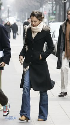 Jessica Alba 2000s Street Style, Jessica Alba Fashion 2000s, Jessica Alba Winter Outfits, Jessica Alba Style 2000s, Jessica Alba Y2k, 2000s Jessica Alba, Jessica Alba Paparazzi, Jessica Alba Outfit Casual, Jessica Alba Aesthetic