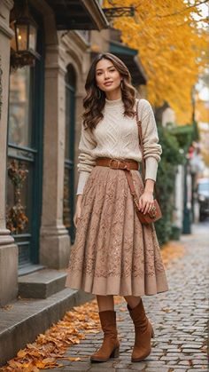 Autumn Women’s Clothes, Flowy Winter Outfit, Winter Outfits Cottagecore, Flowy Skirt Outfit Winter, Feminine Autumn Outfits, Autumn Skirt Outfit, Winter Cottagecore Outfit, Skirts Ideas, Winter Outfits Ideas