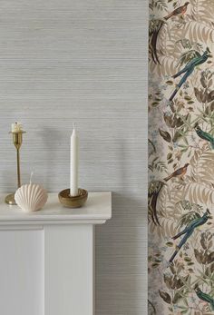 wallpaper with birds and seashells on it